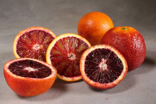 Апельсин   с красной мякотью сорт Моро